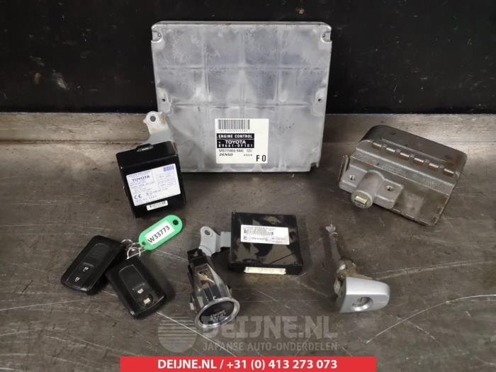 Gebruikte Computer Motormanagement Toyota Corolla Verso (R10/11) 2.2 D-4D 16V Prijs € 100,00 Margeregeling aangeboden door V.Deijne Jap.Auto-onderdelen BV