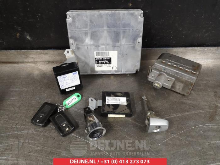Toyota Corolla Verso Slotenset Cilinder (compleet) O278802
