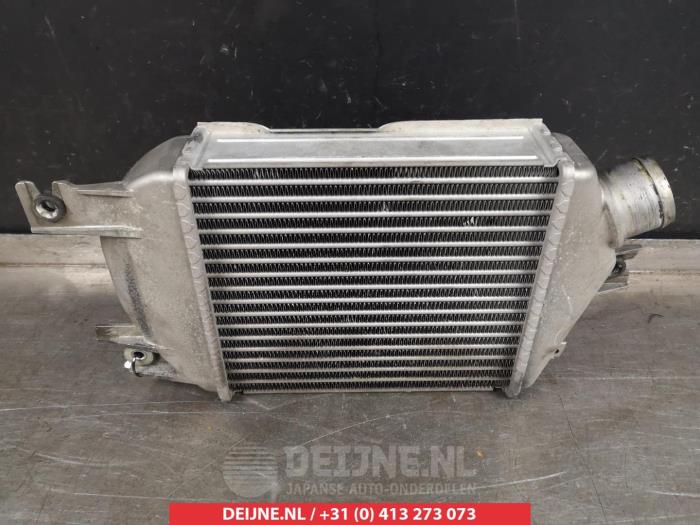 Intercooler van een Subaru Legacy Wagon (BR) 2.0 D 16V 2011