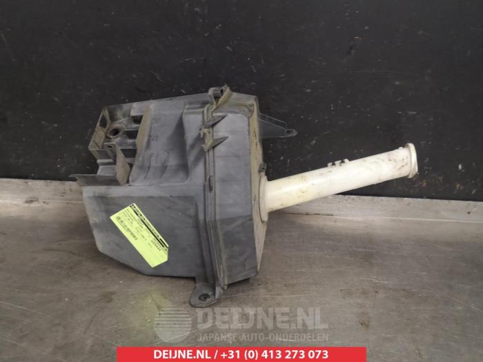 Mitsubishi Space Wagon Ruitensproeiertank voor O340632