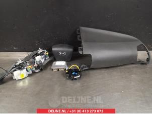 Gebruikte Airbag Set + Module Kia Sorento II (XM) 2.0 CRDi 16V VGT 4x2 Prijs € 500,00 Margeregeling aangeboden door V.Deijne Jap.Auto-onderdelen BV