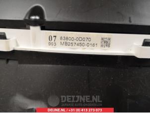 Toyota Yaris Tacho - Kombiinstrument KM O305162 foto 3