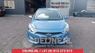 Gebruikte Ruit voor Hyundai i30 (GDHB5) 1.6 GDI Blue 16V Prijs € 100,00 Margeregeling aangeboden door V.Deijne Jap.Auto-onderdelen BV