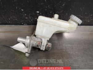 Gebruikte Hoofdremcilinder Suzuki Splash 1.0 12V Prijs € 30,00 Margeregeling aangeboden door V.Deijne Jap.Auto-onderdelen BV