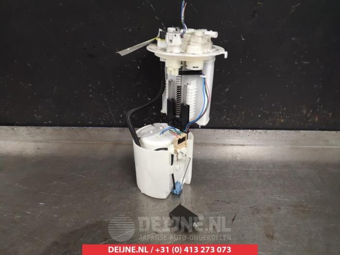 Gebruikte Tank element Pomp Toyota Prius (ZVW5) 1.8 16V Hybrid Prijs € 75,00 Margeregeling aangeboden door V.Deijne Jap.Auto-onderdelen BV