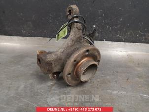 Nissan Micra Fusee rechts-voor O323497 foto 2