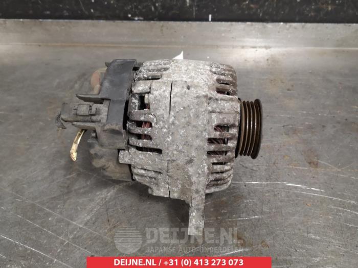 Gebruikte Dynamo Nissan Micra (K12) 1.2 16V Prijs € 25,00 Margeregeling aangeboden door V.Deijne Jap.Auto-onderdelen BV