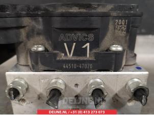 Toyota Prius ABS Pumpe O338617 foto 2