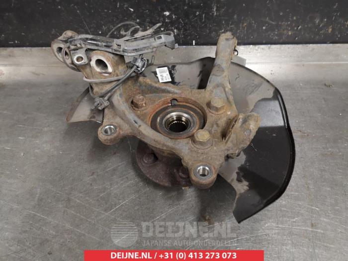 Toyota Prius Fusee rechts-voor O324241