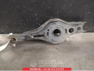 Toyota Prius Draagarm rechts-achter O384829 foto 2