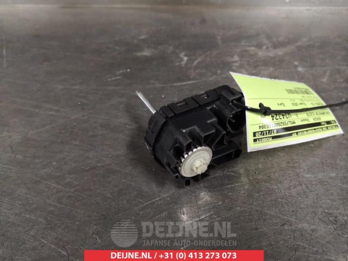 Suzuki Celerio Koplampmotor O267618