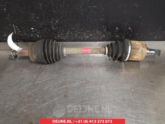 Gebruikte Aandrijfas links-voor Hyundai Tucson (JM) 2.0 CRDi VGT 16V 4x2 Prijs € 50,00 Margeregeling aangeboden door V.Deijne Jap.Auto-onderdelen BV