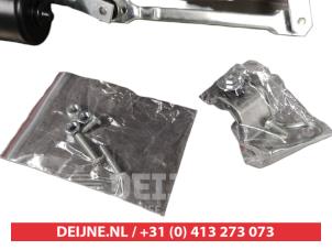 Suzuki Swift Ruitenwissermotor voor O9990006230 foto 3