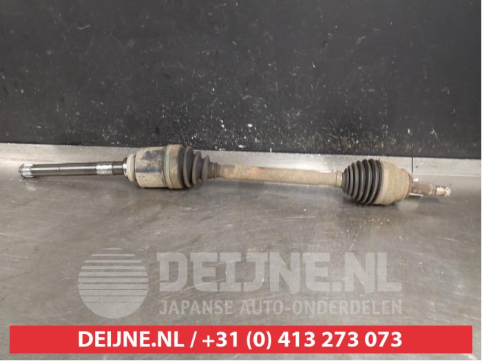 Gebruikte Steekas rechts-voor Mitsubishi Outlander (CW) 2.2 DI-D 16V 4x4 Prijs € 100,00 Margeregeling aangeboden door V.Deijne Jap.Auto-onderdelen BV