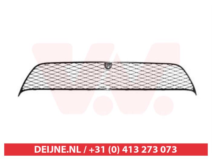 Mitsubishi Outlander Bumper grille O9990000542