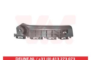 Nieuwe Bumpersteun rechts-voor Toyota Yaris Prijs € 15,00 Inclusief btw aangeboden door V.Deijne Jap.Auto-onderdelen BV