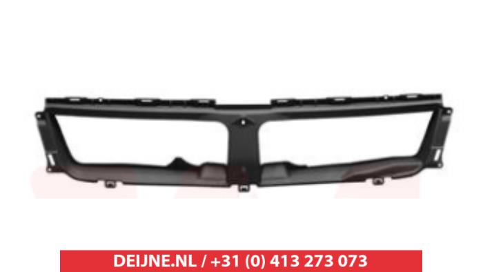 Suzuki Grand Vitara Grille O9990001045