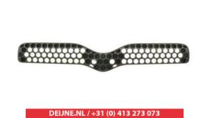 Nieuwe Grille Toyota Yaris Prijs € 25,00 Inclusief btw aangeboden door V.Deijne Jap.Auto-onderdelen BV