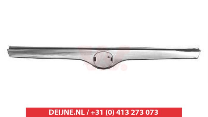 Mazda 323 Grille Lijst O9990001103