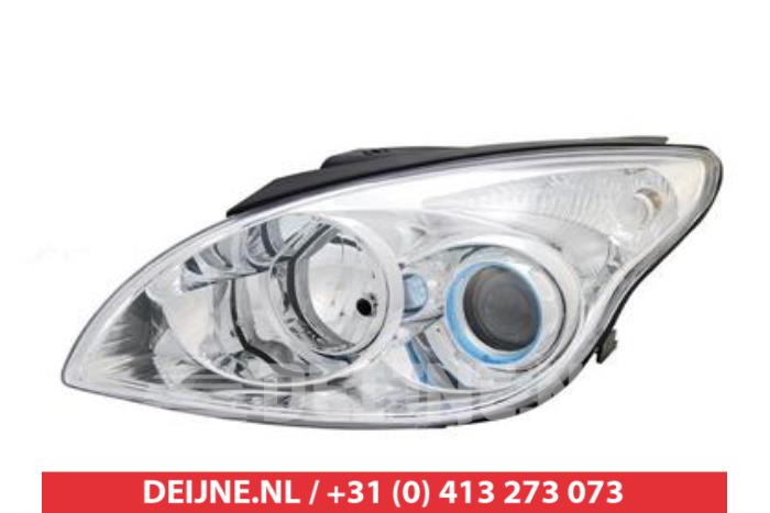 Hyundai I30 Headlight, left O9990001554