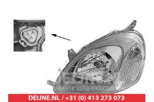 Nieuwe Koplamp links Toyota Yaris Prijs € 70,70 Inclusief btw aangeboden door V.Deijne Jap.Auto-onderdelen BV