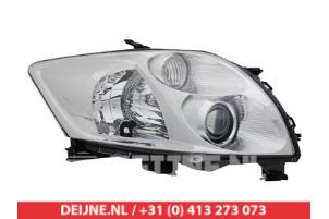 Nieuwe Koplamp rechts Toyota Auris Prijs € 128,78 Inclusief btw aangeboden door V.Deijne Jap.Auto-onderdelen BV