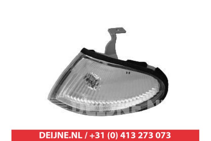 Mazda 323 Stadtlicht links O9990002918