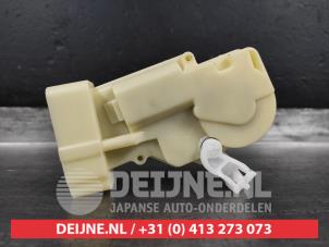Toyota Yaris Türschlossmechanik 4-türig links vorne O9990004036 foto 2