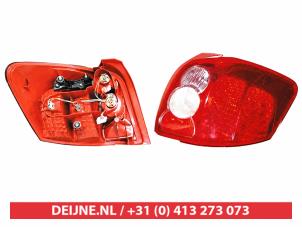 Toyota Auris Achterlicht rechts O9990005046 foto 2