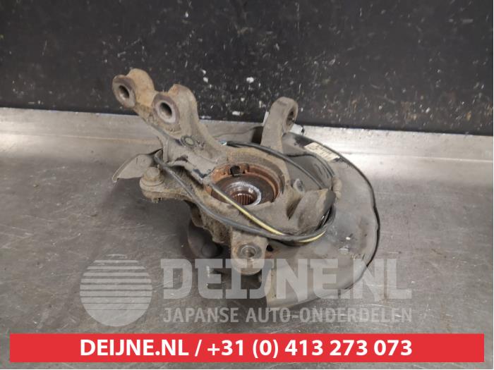 Toyota Urban Cruiser Fusee rechts-voor O394655