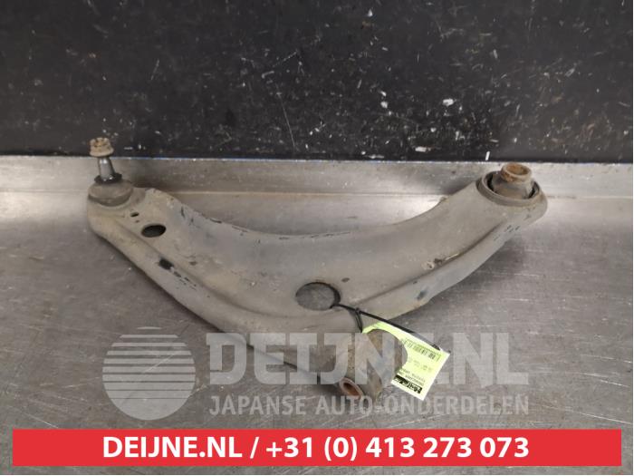 Toyota Urban Cruiser Draagarm onder rechts-voor O394661