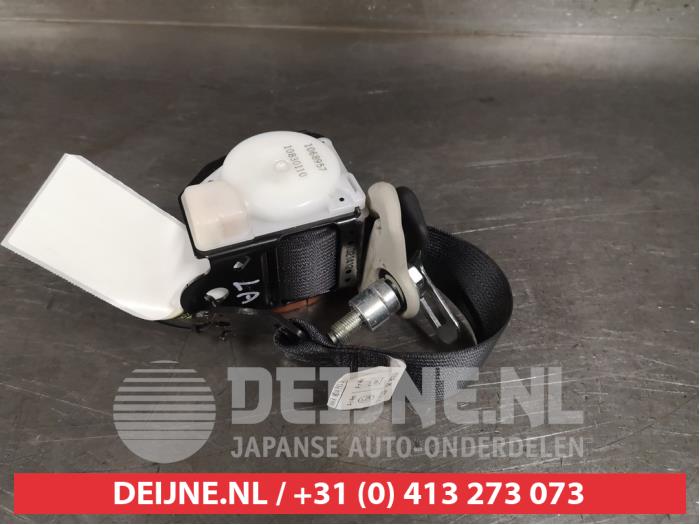 Nissan Micra Veiligheidsgordel links-achter O394676