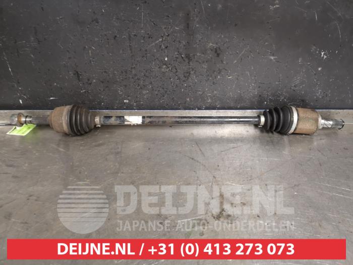 Gebruikte Steekas rechts-voor Nissan Micra (K13) 1.2 12V Prijs € 50,00 Margeregeling aangeboden door V.Deijne Jap.Auto-onderdelen BV