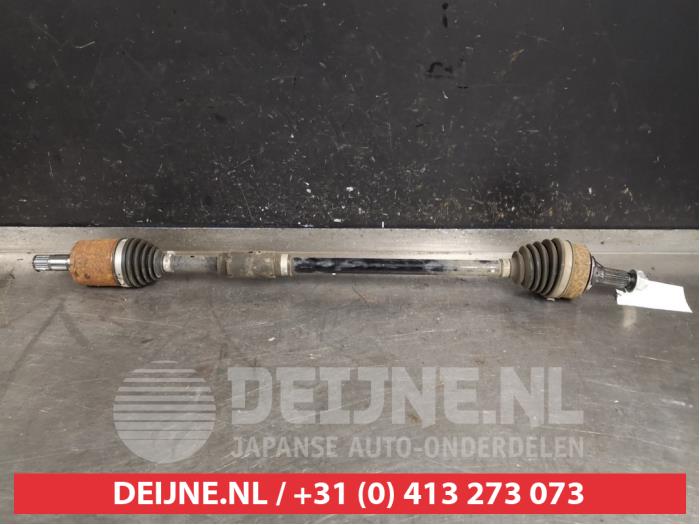 Gebruikte Steekas rechts-voor Honda Jazz (GK/GP) 1.3 -i-VTEC 16V Prijs € 75,00 Margeregeling aangeboden door V.Deijne Jap.Auto-onderdelen BV