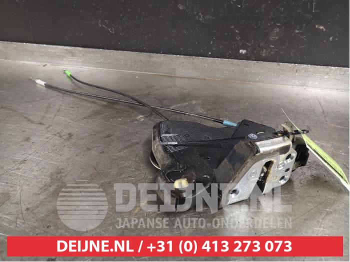 Daihatsu Terios Deurslot Mechaniek 4Deurs rechts-voor O395299