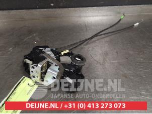 Daihatsu Terios Türschlossmechanik 4-türig rechts vorne O395299 foto 2