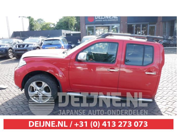 Nissan Navara Trittbrett links O395983