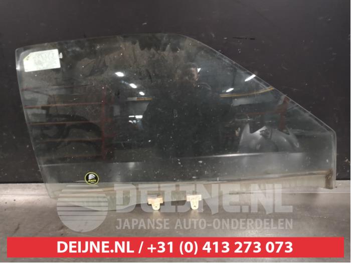 Nissan King Cab Türscheibe 4-türig rechts vorne O396057