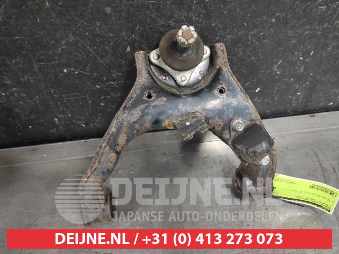 Mitsubishi L200 Querlenker oben links vorne O396264
