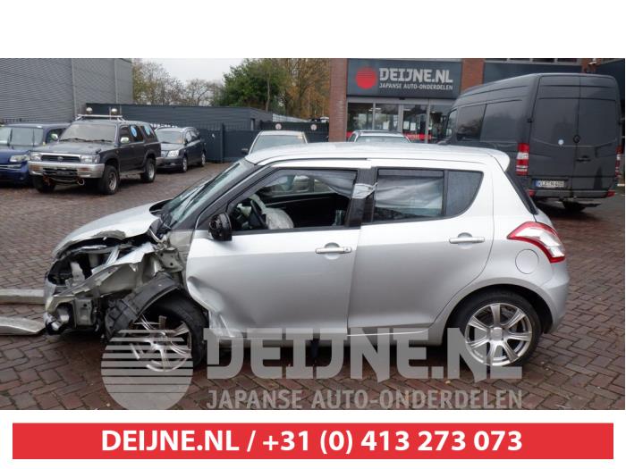 Suzuki Swift Portierruit 4Deurs links-achter O396573