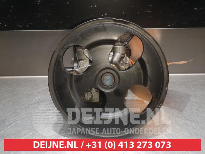 Gebruikte Servopomp Mitsubishi Colt (CJ) 1.6 GLXi 16V Prijs € 25,00 Margeregeling aangeboden door V.Deijne Jap.Auto-onderdelen BV