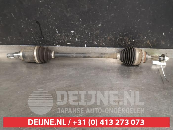 Suzuki Celerio Aandrijfas links-voor O398281