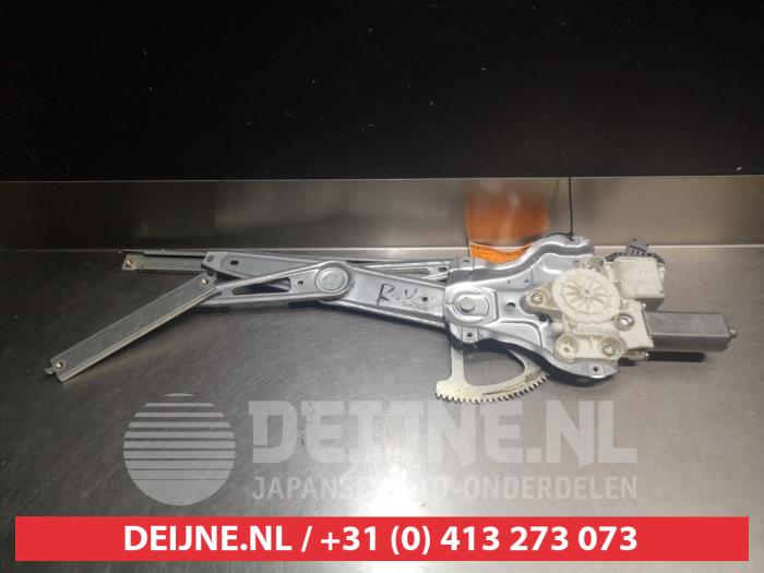 Toyota Avensis Ruitmechaniek 4Deurs rechts-voor O277098