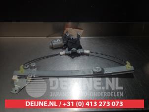 Nissan Primera Ruitmechaniek 4Deurs links-achter O290423 foto 2