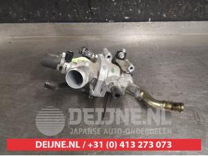 Gebruikte Thermostaathuis Honda Civic (FK6/7/8/9) 1.0i VTEC Turbo 12V Prijs op aanvraag aangeboden door V.Deijne Jap.Auto-onderdelen BV
