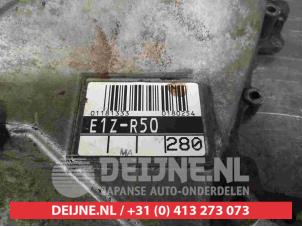 Toyota Avensis Distributiedeksel O398605 foto 2
