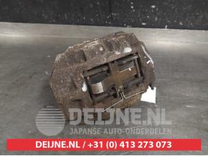 Toyota Hilux Remklauw (Tang) links-voor O398776 foto 2