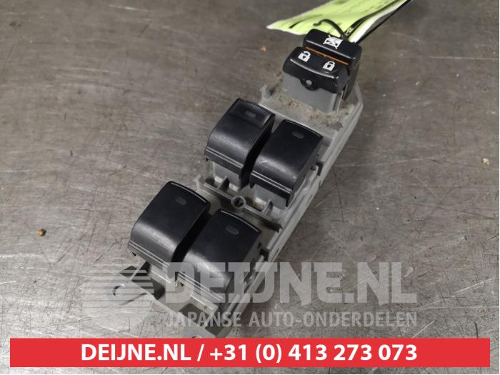 Toyota Auris Combischakelaar ramen O399248
