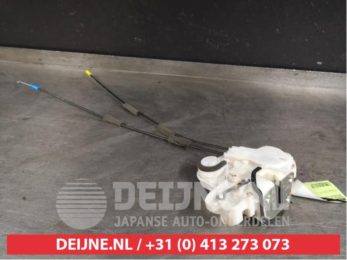 Mitsubishi Space Star Deurslot Mechaniek 4Deurs links-voor O399738