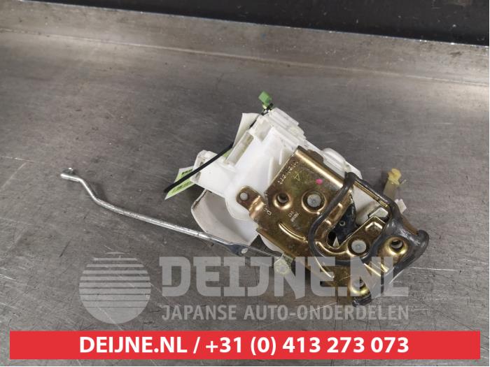 Toyota Avensis Deurslot Mechaniek 4Deurs rechts-voor O399843